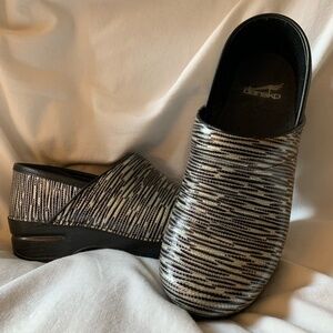 Dansko leather silver-black geo stripe slip on clogs/shoes
